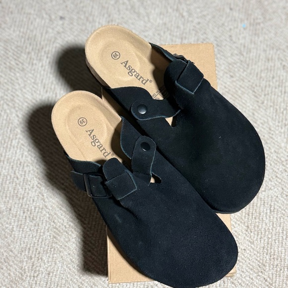 Asgard Women's Black Suede Clogs - Picture 4 of 4